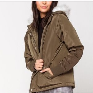 Sky n sparrow windbreaker with fur hood 😍